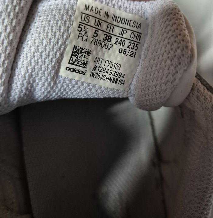Basket Adidas superstar FV3139 blanche et holographique /iridescente taille 38 - photo numéro 7