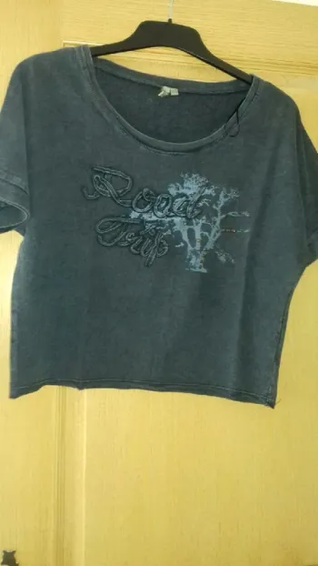 Sweat manches courtes forme large et court taille 38/40