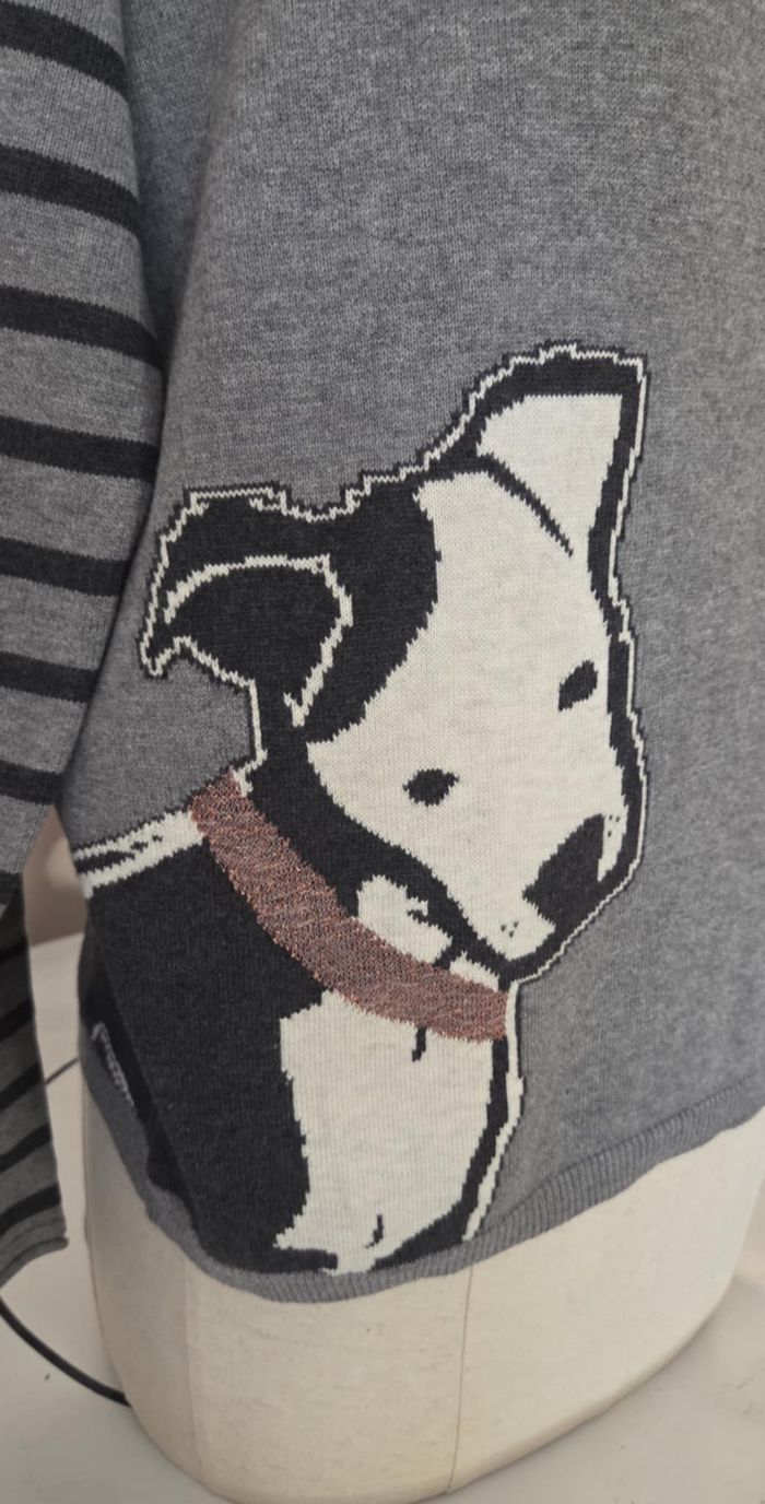 PULL LITTLE MISS CAPTAIN GRIS RAYÉ – MOTIF CHIEN – T.S – EXCELLENT ÉTAT - photo numéro 2