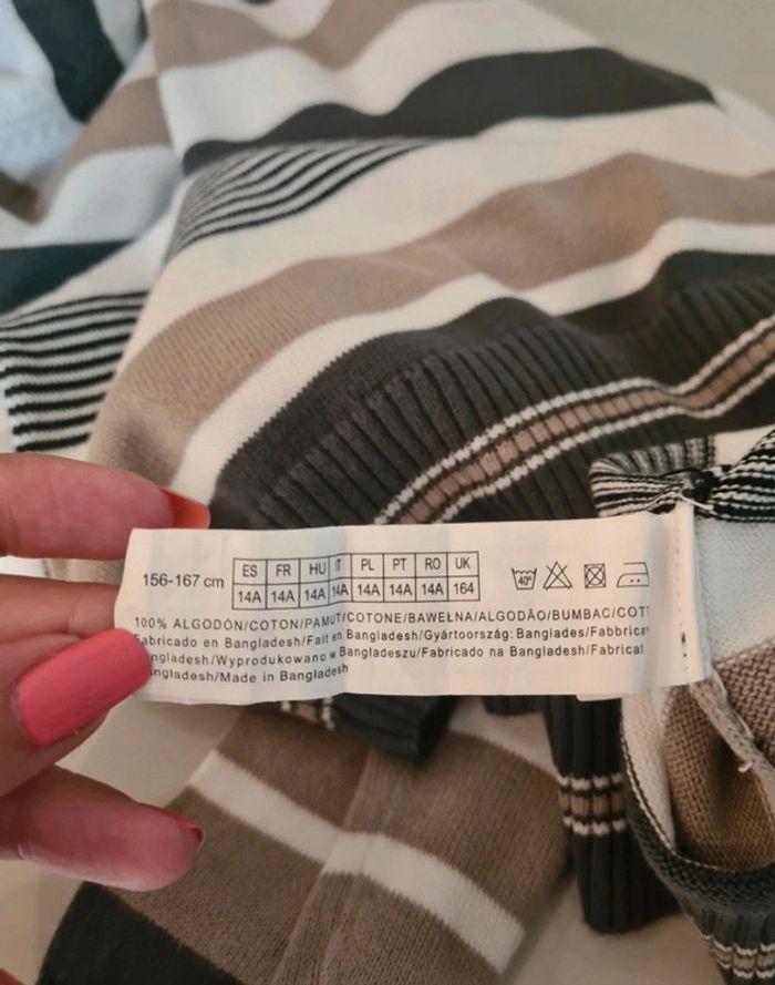 Joli pull à capuche 14 ans - photo numéro 7