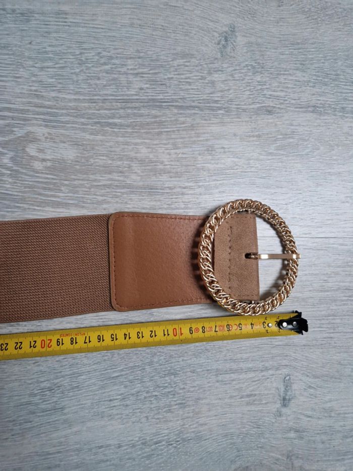Ceinture élastiquée marron avec boucle dorée neuve - photo numéro 4