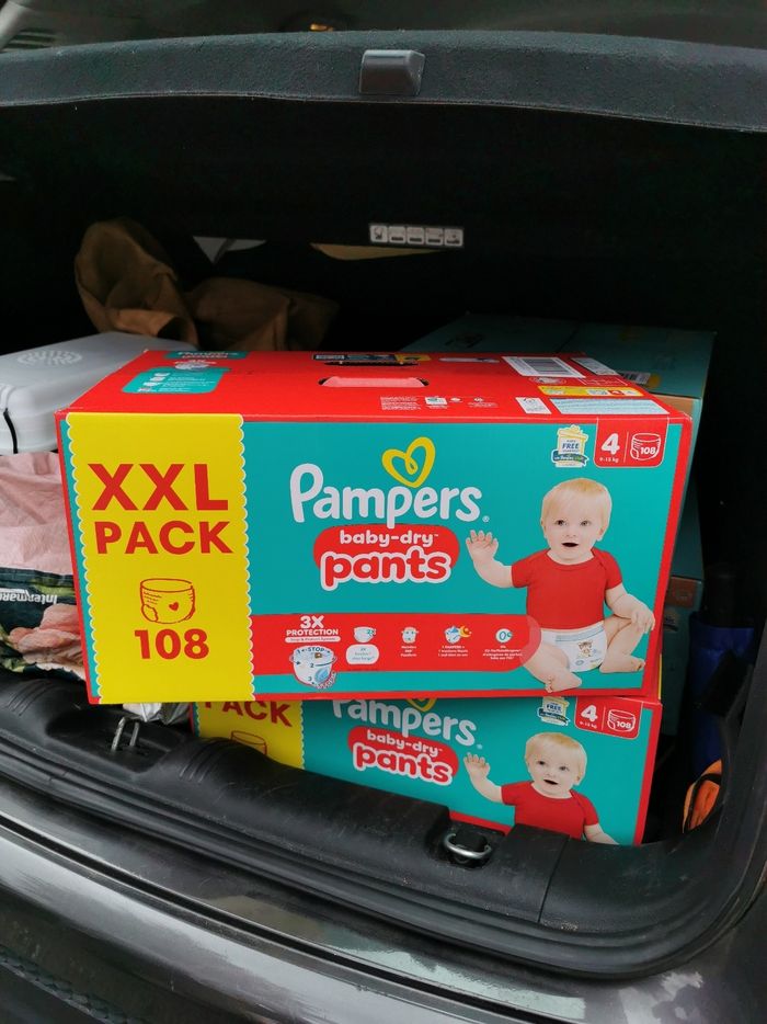 Carton de couches pants Pampers taille 4