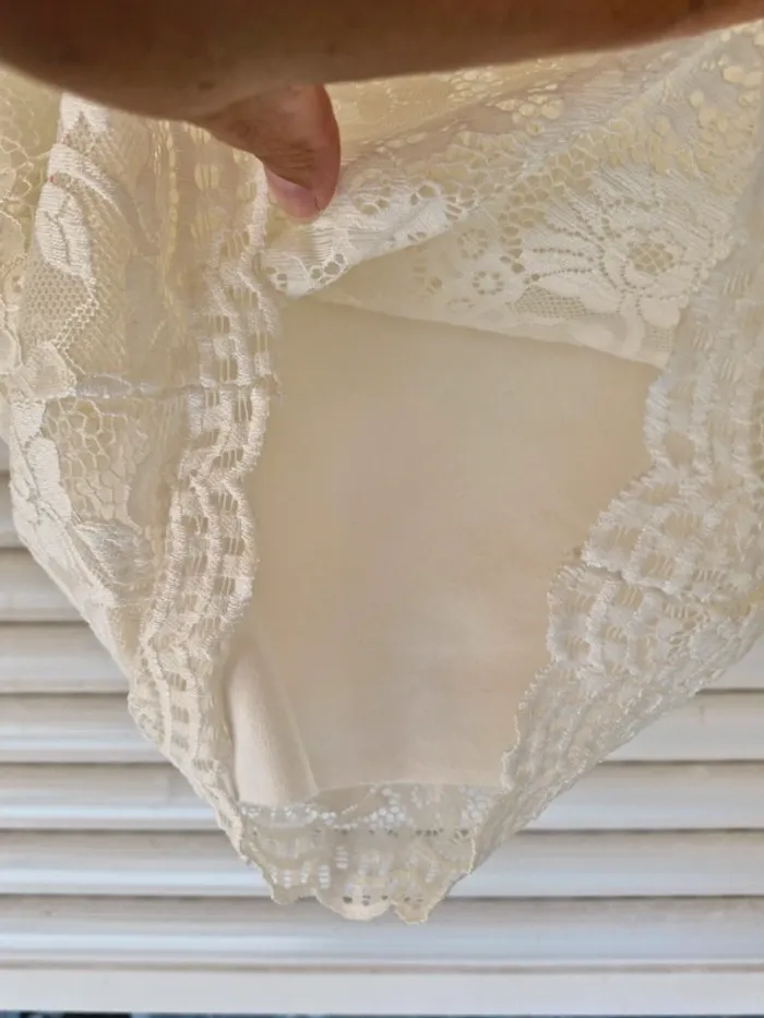 🌸 Robe en dentelle - photo numéro 3