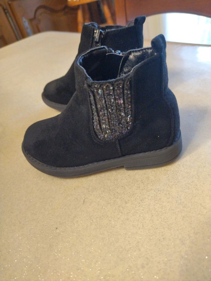 Bottines noires en suédine à fermeture éclair. - photo numéro 2