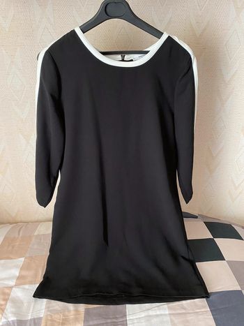 Superbe belle robe chic noire et blanche Mango taille XS