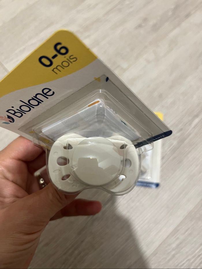 Tétines 0-6 mois Bibs, avent & biolane - photo numéro 3