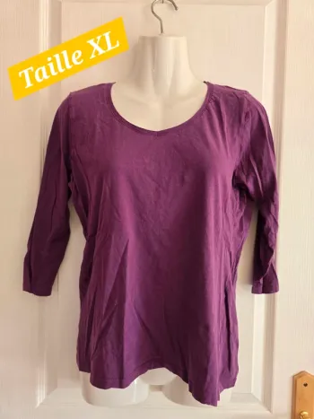 Maillot Violet Taille XL Marque "Basic Tee Shirt"