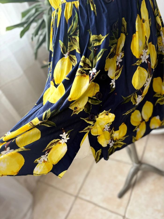 Robe motif citron 🍋 jupon évasée - portée 1 fois - taille 40/L - en très bon état - photo numéro 4