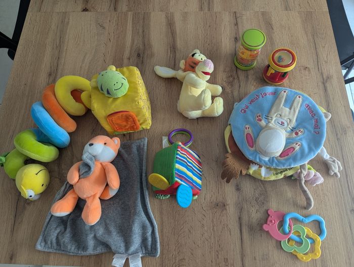 Lot jouets d'éveil