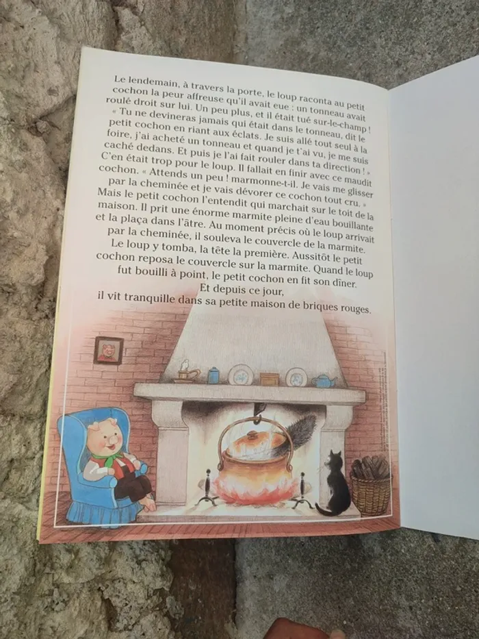 Livre Blanche-Neige et les trois petits cochons - photo numéro 16