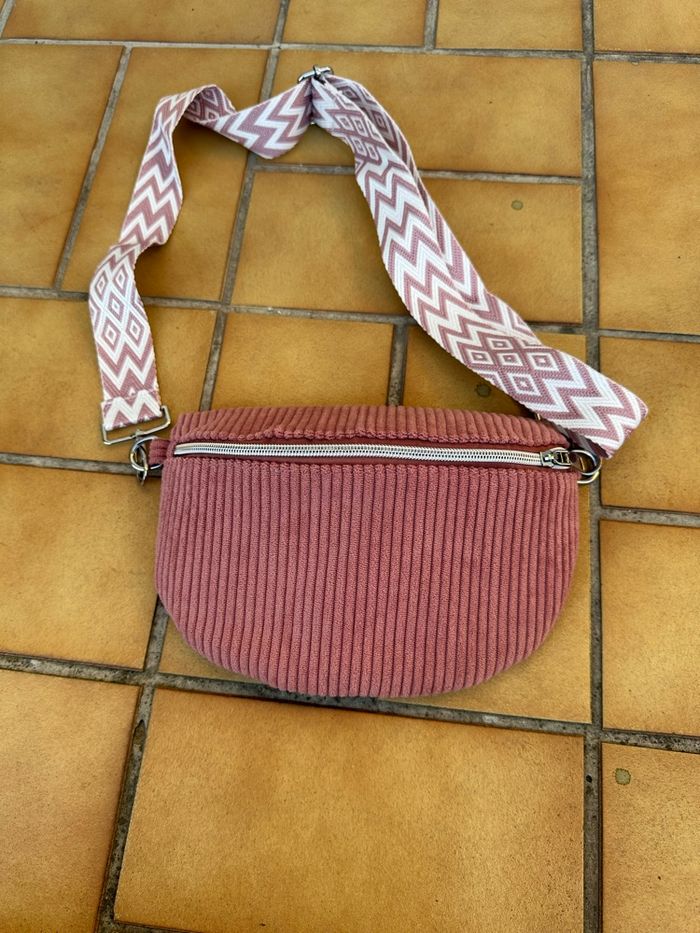 Sac banane rose velours côtelé - photo numéro 3