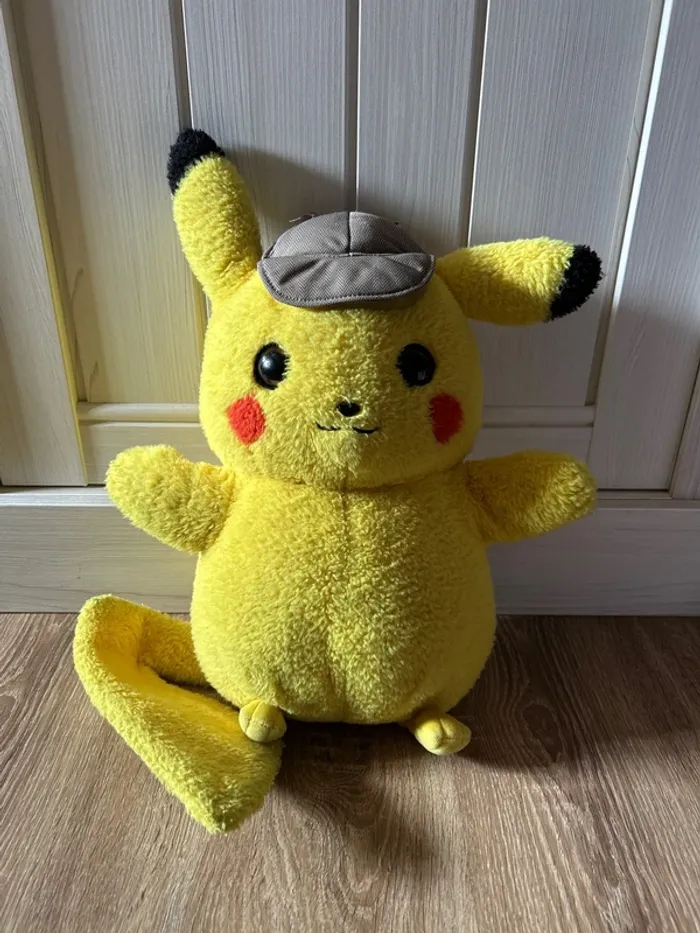 Peluche Pikachu “Détective Pikachu” / Film 2019 / Officielle / Très bon état / Pokémon
