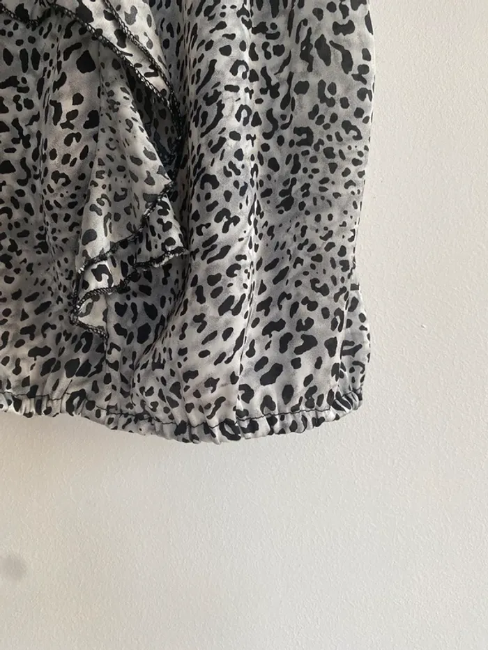 Blouse sans manche eva & lola léopard noir gris et blanc - photo numéro 4