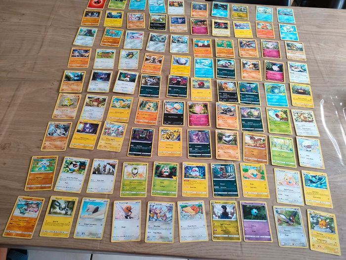 Lot 90 cartes Pokémon