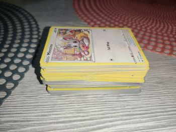 Lot de 109 cartes pokémon en anglais