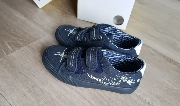 Baskets à scratchs taille 27 neuves eram - photo numéro 2