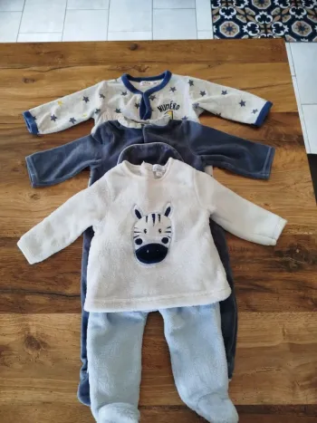 Lot 6 mois pyjamas chauds