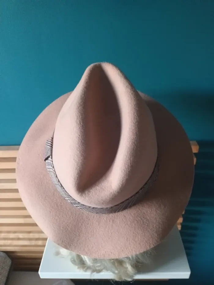 Chapeau chaud couleur camel - photo numéro 5