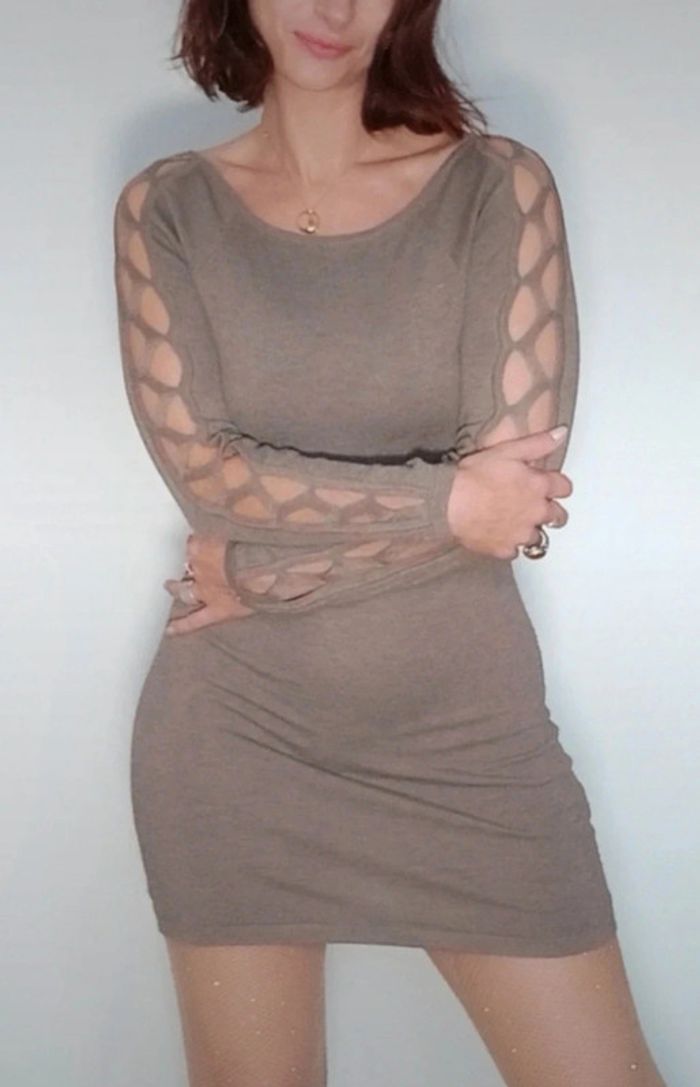 Robe pull moulante manches ajourées TU