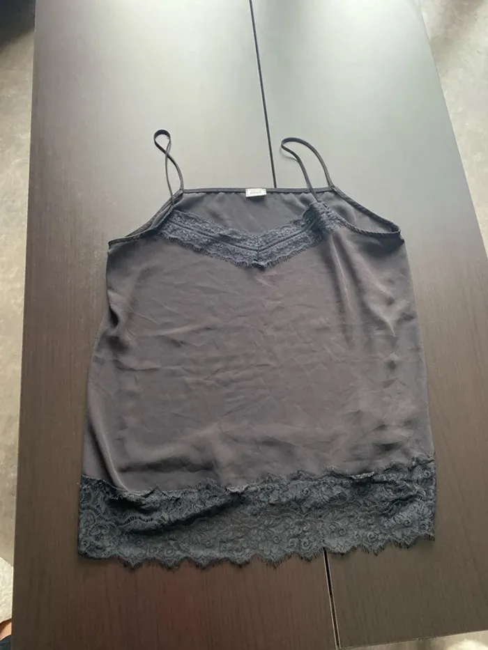 Débardeur dentelle noir en très bon état Pimkie