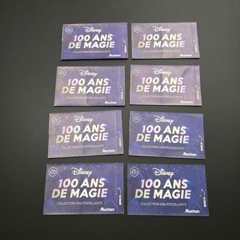 Lot de 8 pochettes collection d'autocollants Disney