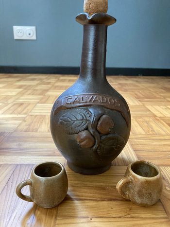 Pichet à Calvados et 2 tasses