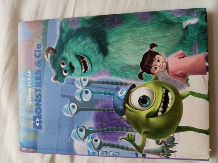 Livre monstres et Cie disney