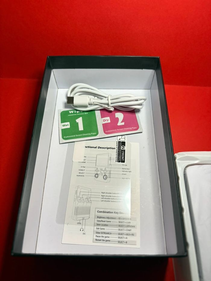 Console de jeu portable noir rétro R36S avec système Linux Arkos + carte mémoire 64go - photo numéro 6