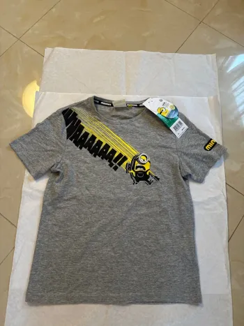 T-shirt Minions pour garçon taille 7/8 ans neuf avec étiquette