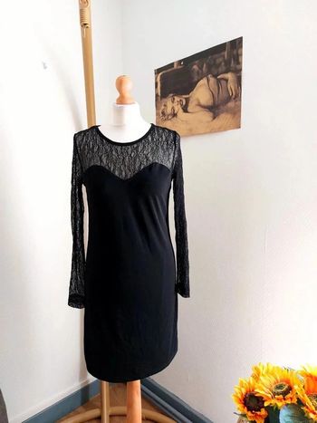 Robe noir en dentelle Daphnéa taille M