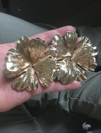 Boucles d’oreilles NEUVES pour femme forme de fleurs 🌼 couleur doré