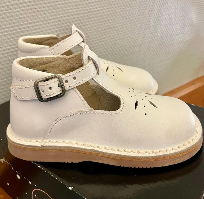 Salomés blanches neuves - photo numéro 3