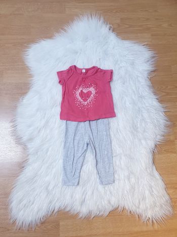 Magnifique lot d'un t-shirt et un legging