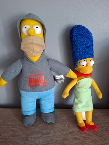 Lot de 2 peluches Omer et Marge Simpsons 