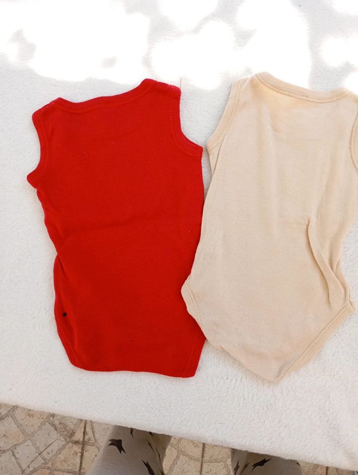 Lot de 2 bodies 3 mois. - photo numéro 5