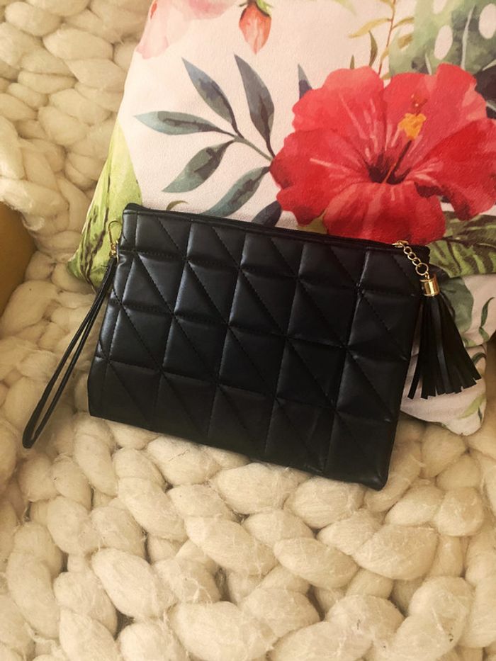 Pochette matelassée noire