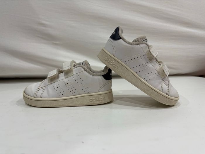 Baskets adidas taille 22