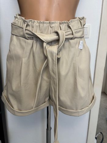Short beige neuf