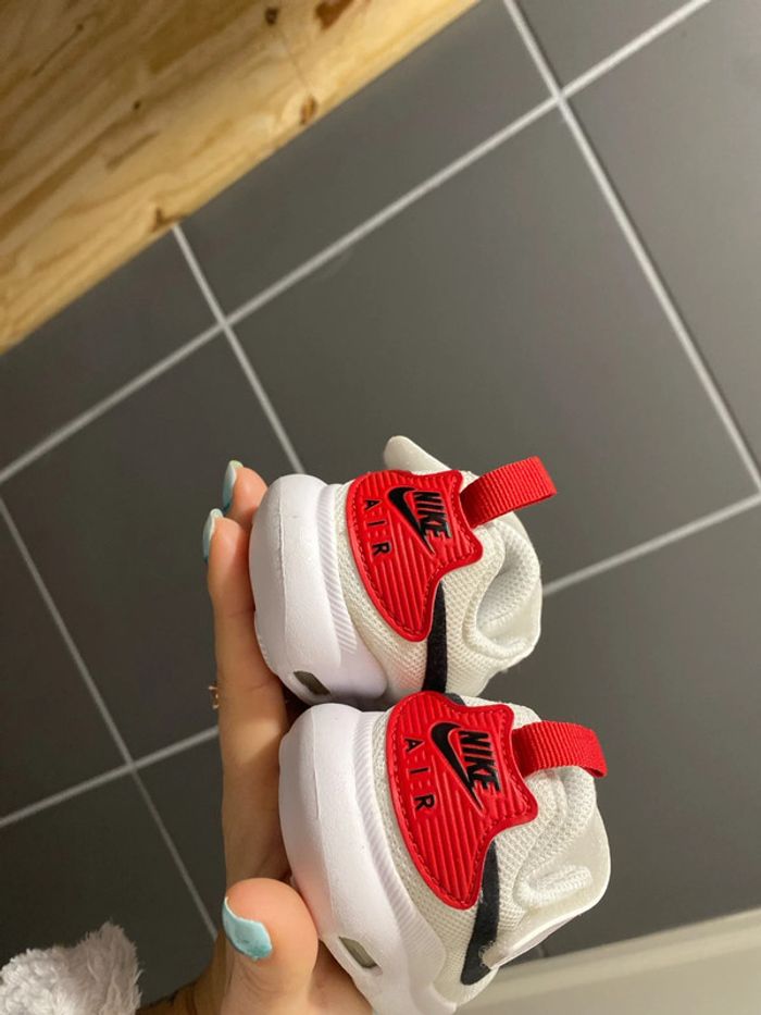 Nike air taille 21 neuve - photo numéro 2