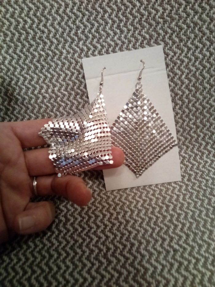 Boucles d'oreilles résilles argentées - photo numéro 4