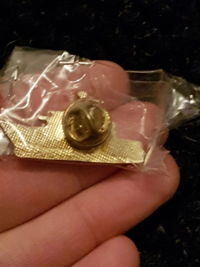 Pin's chalutier - photo numéro 2