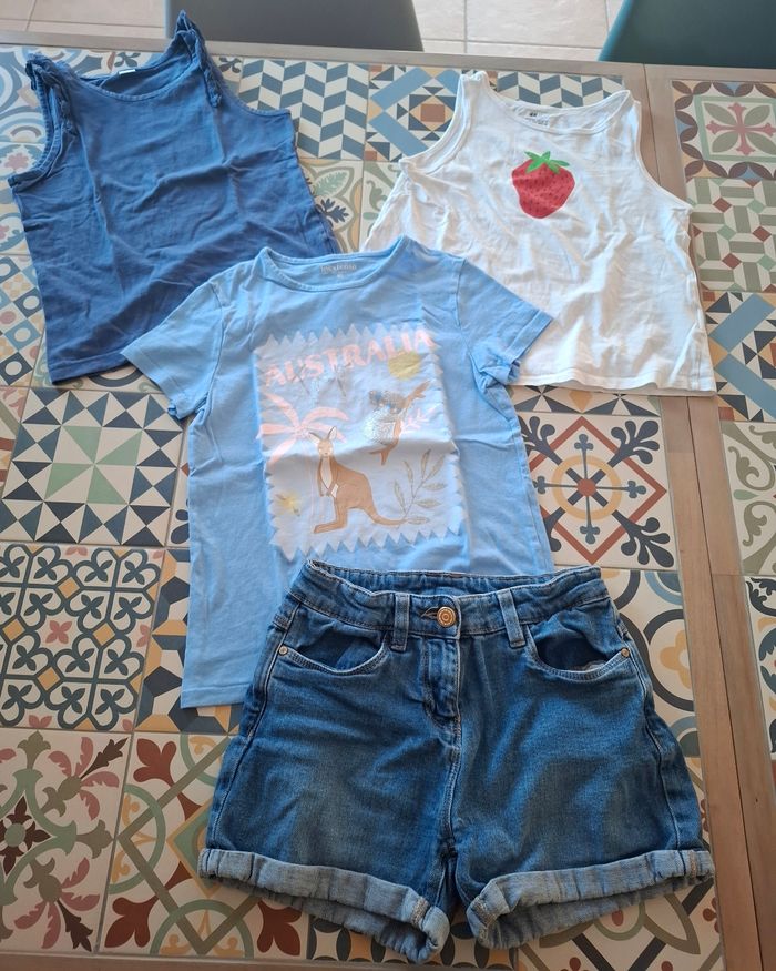 Short en jean + 3 tee-shirts