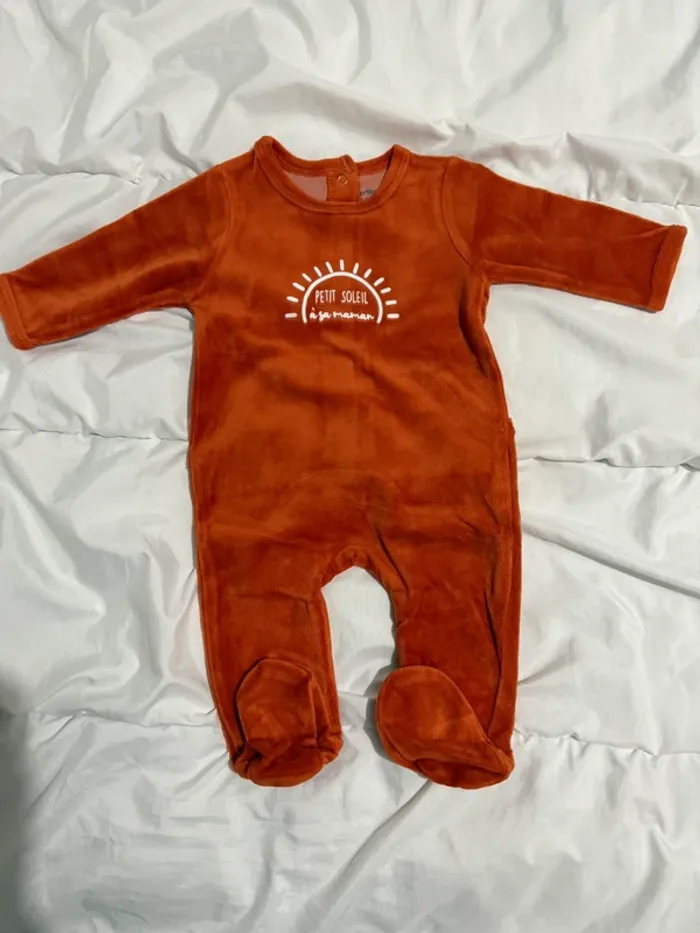 Lot 3 pyjamas velours Vertbaudet + chaussons Papa & Maman– Neufs - photo numéro 3