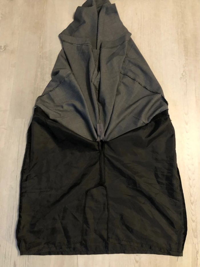 AN92: Tailleur veste/jupe gris effet fines rayures T 46/48 porté 1 fois - photo numéro 11