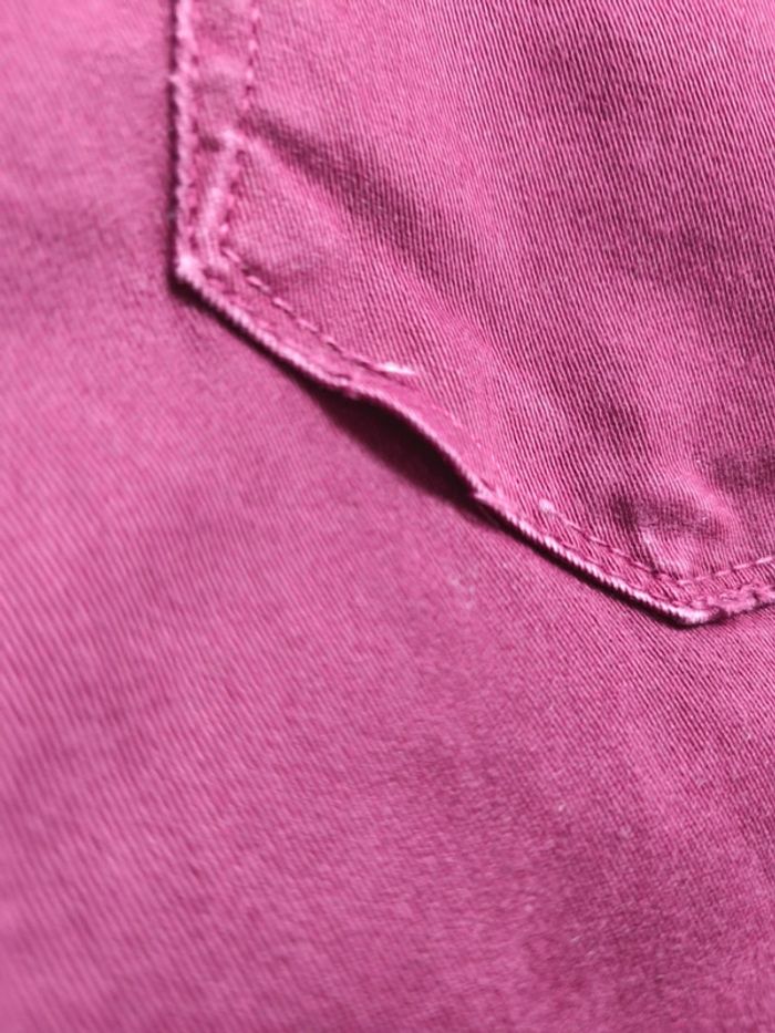 Pantalon skinny zara taille 38
Poche arrière légèrement décousu voir dernière photo - photo numéro 2