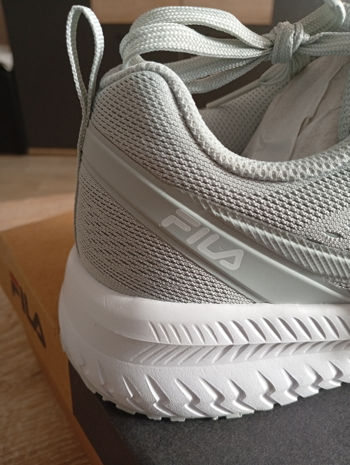 FILA neuves - photo numéro 3