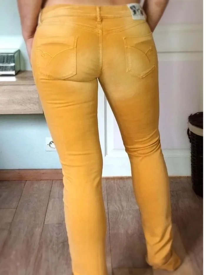 Pantalon  Jeans  droit  Jaune  - Effet peau de pêche  -  Kaporal  -  16  ans =  34  -  Parfait  État - photo numéro 3