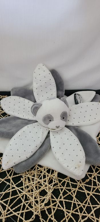 Panda plat Attrape rêve gris blanc étoiles pétales DOUDOU ET COMPAGNIE