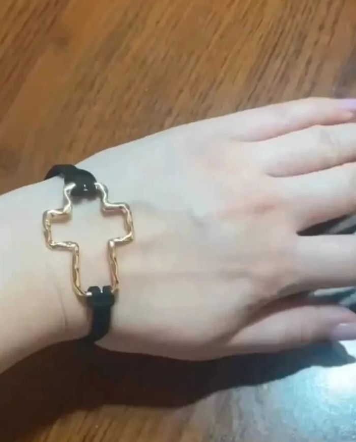 Bracelet cordon, grande croix, style Gothique, noir et doré
