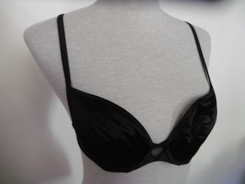 allumette lingerie soutien gorge satin noir  T 90 A